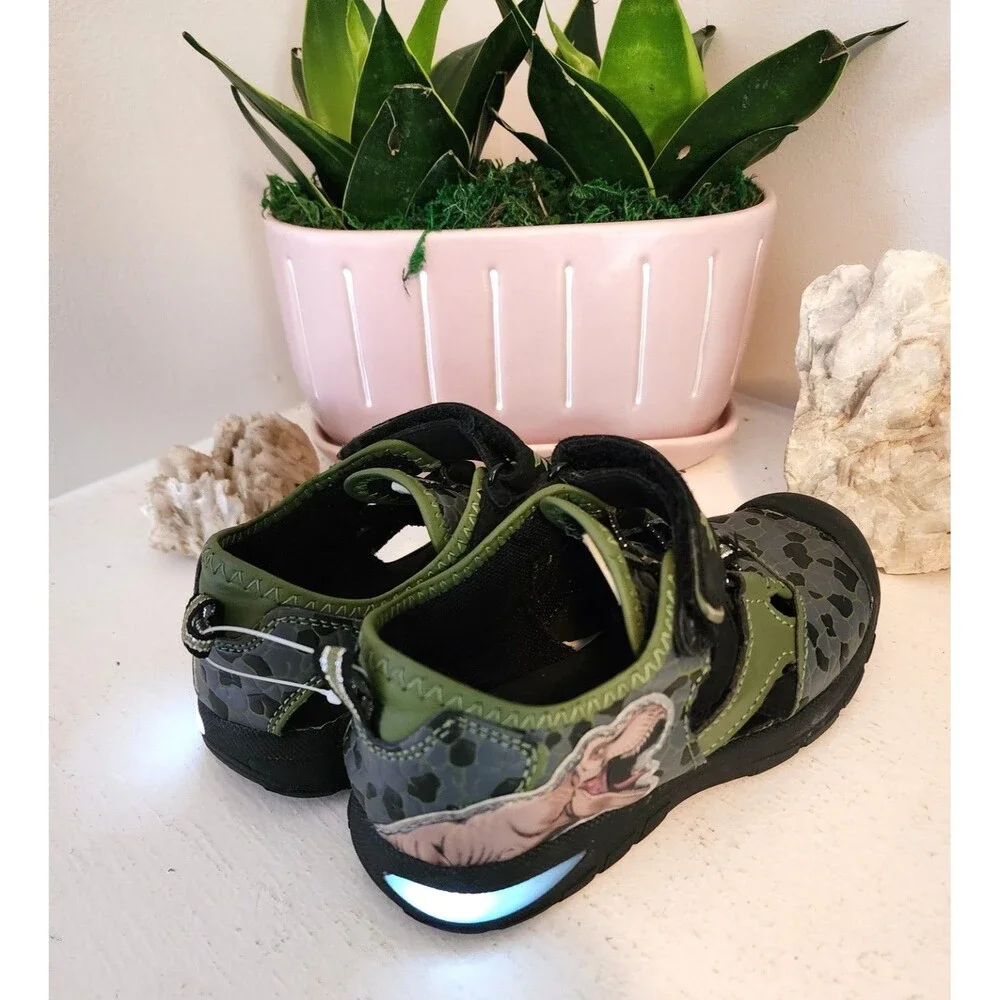 Jurassic World Green and Black Boys Closed-toe sandals - Size 11 small boy's